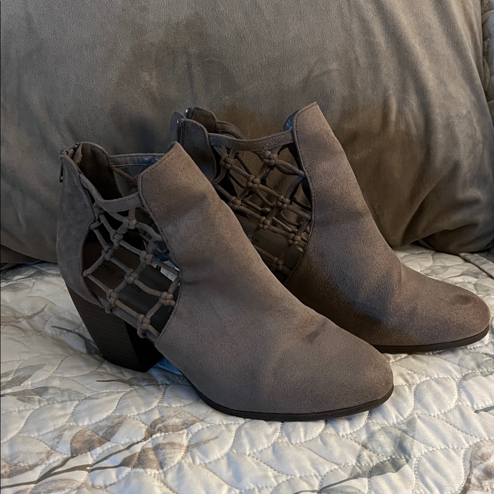 Stylish Women's Ankle Boots in Gray